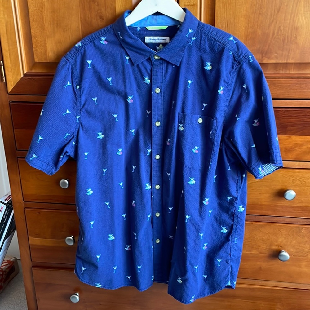 Tommy Bahama navy short sleeve woven in size xl
